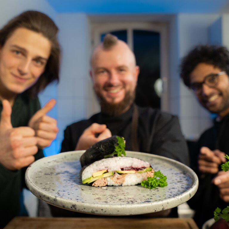 Thunfisch-Reis-Sandwich selbst zubereiten | IKK NOW Thunfisch-Reis-Sandwich selbst zubereiten | IKK NOW